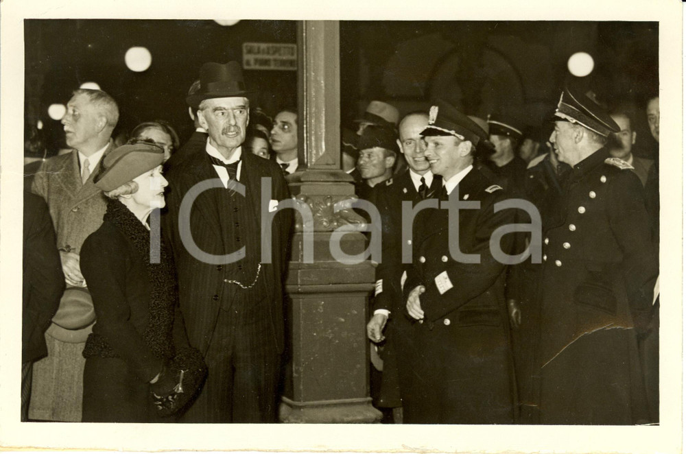 Fotografia d epoca originale 1939 GENOVA Stazione BRIGNOLE Arthur Neville CHAMBERLAIN arriva in visita Foto 1
