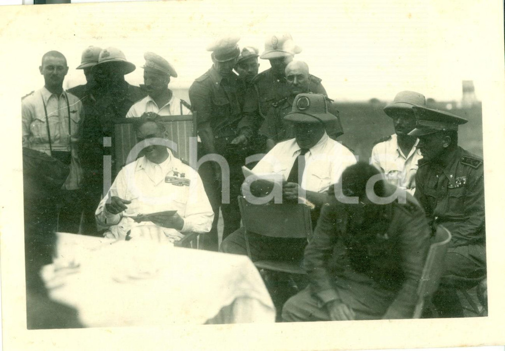 Fotografia d epoca originale 1935 ca ABISSINIA Rodolfo GRAZIANI a pranzo con gli ufficiali Fotografia 1