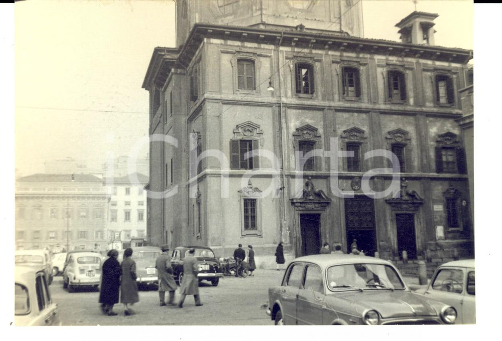 1956 MILANO Piazza antistante SAN BERNARDINO ALLE OSSA *Foto ARTISTICA