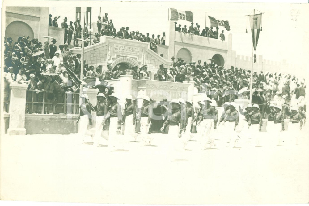 Fotografia d epoca originale 1930 BENGASI LIBIA Fascisti CIRENAICA sfilanoper la leva Fotografia 1
