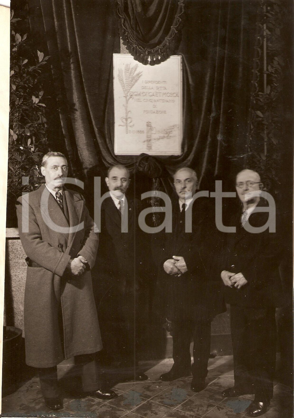 Fotografia d'epoca originale 1936 MILANO Operai premiati cinquentario ditta G. MOSCA 1