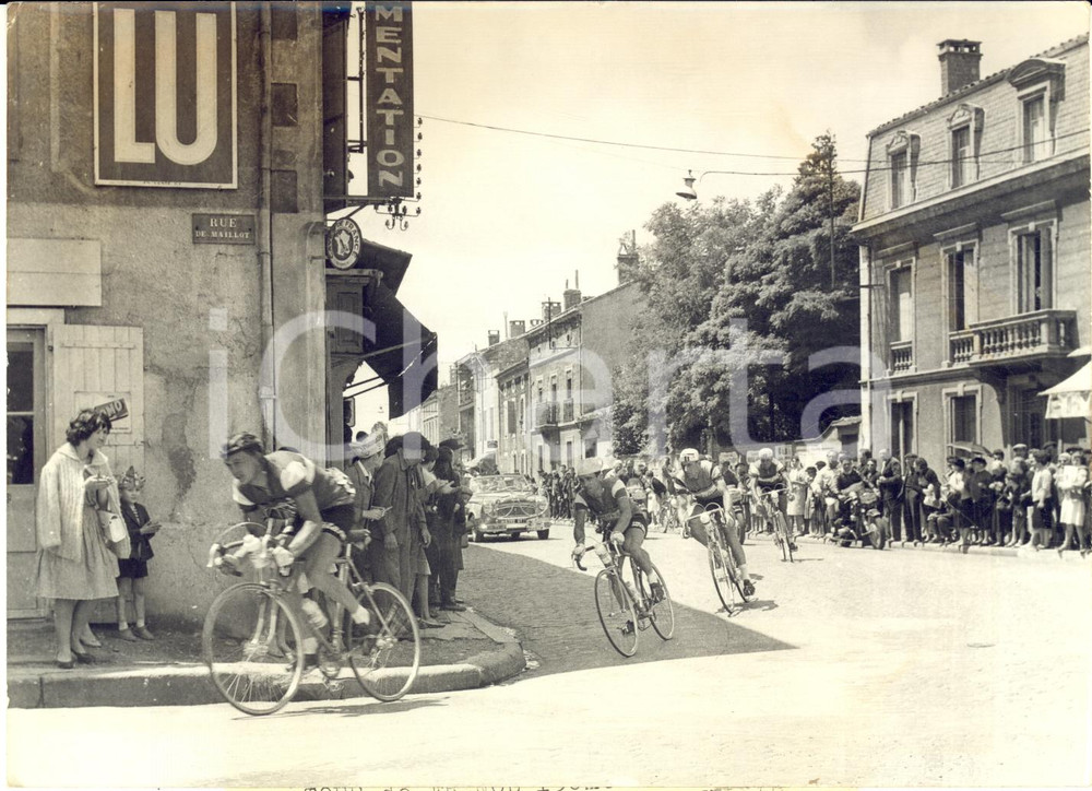 1960 CYCLISME TOUR DE FRANCE - CASTRES - Pierre EVERAERT emmène les échappés