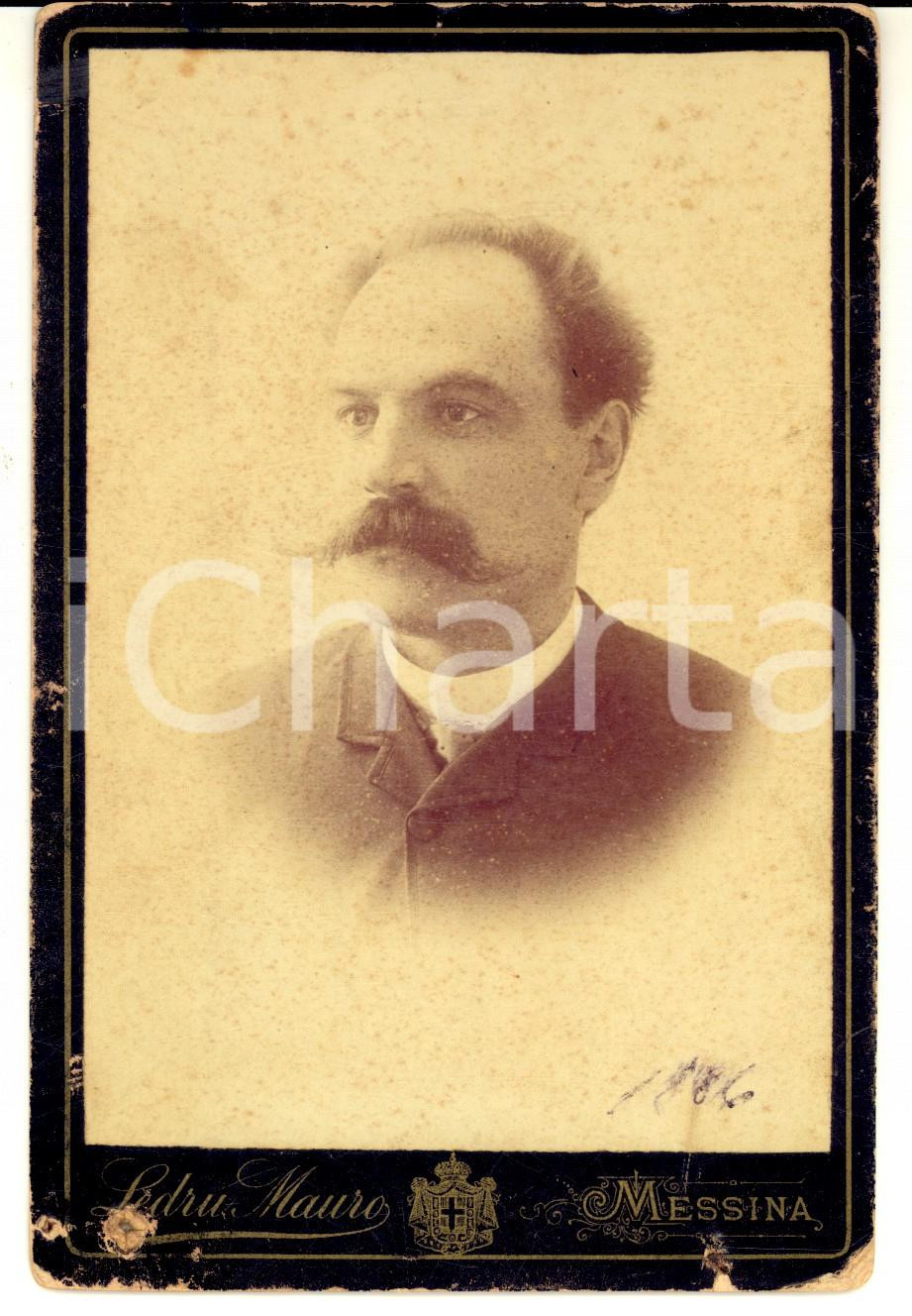 Fotografia d epoca originale 1886 MESSINA Ritratto maschile con cravattino a pois Foto Mauro LEDRU 1