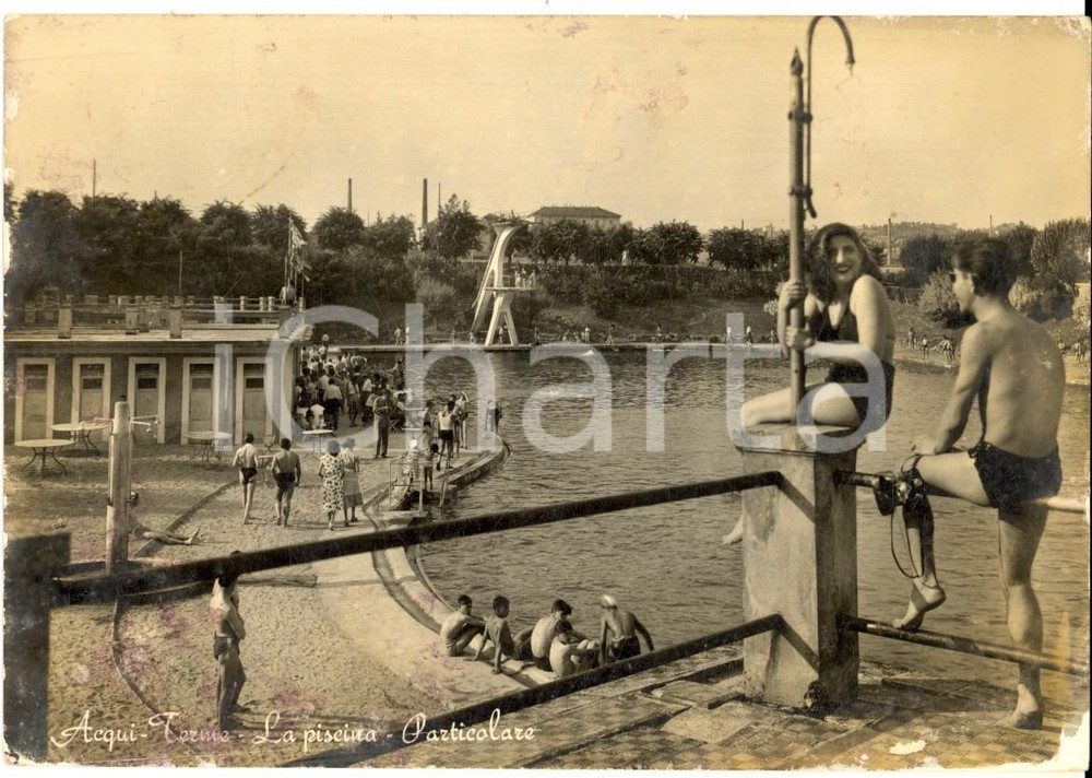 Cartolina originale da collezione 1960 ca ACQUI TERME AL Piscina particolare Cartolina animata con bagnanti FG 1