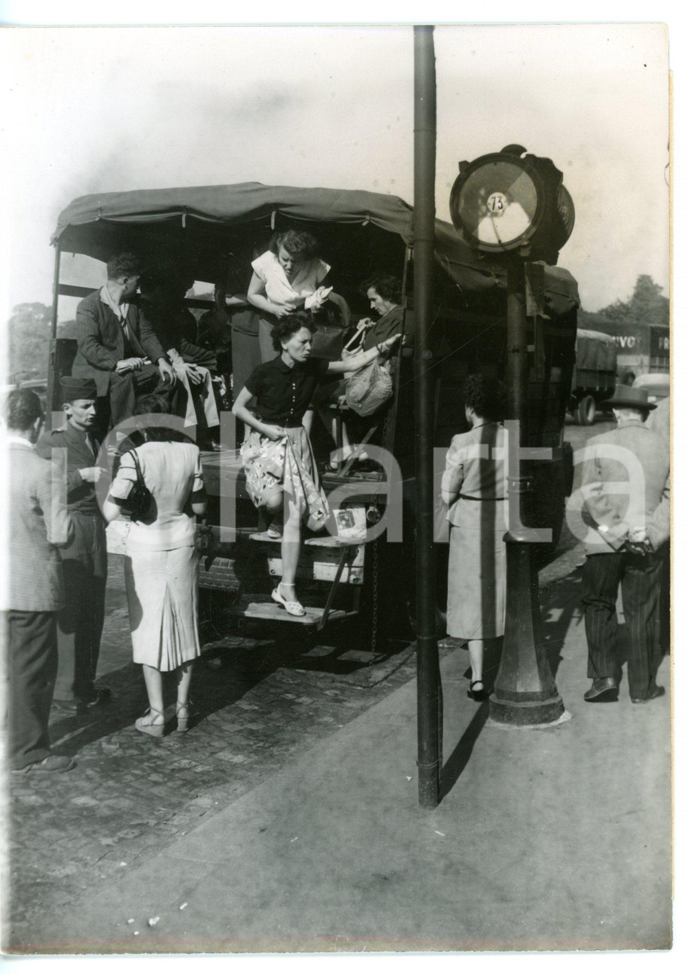 1953 PARIS Sciopero RATP - Camion militare offre servizio di trasporto *Foto
