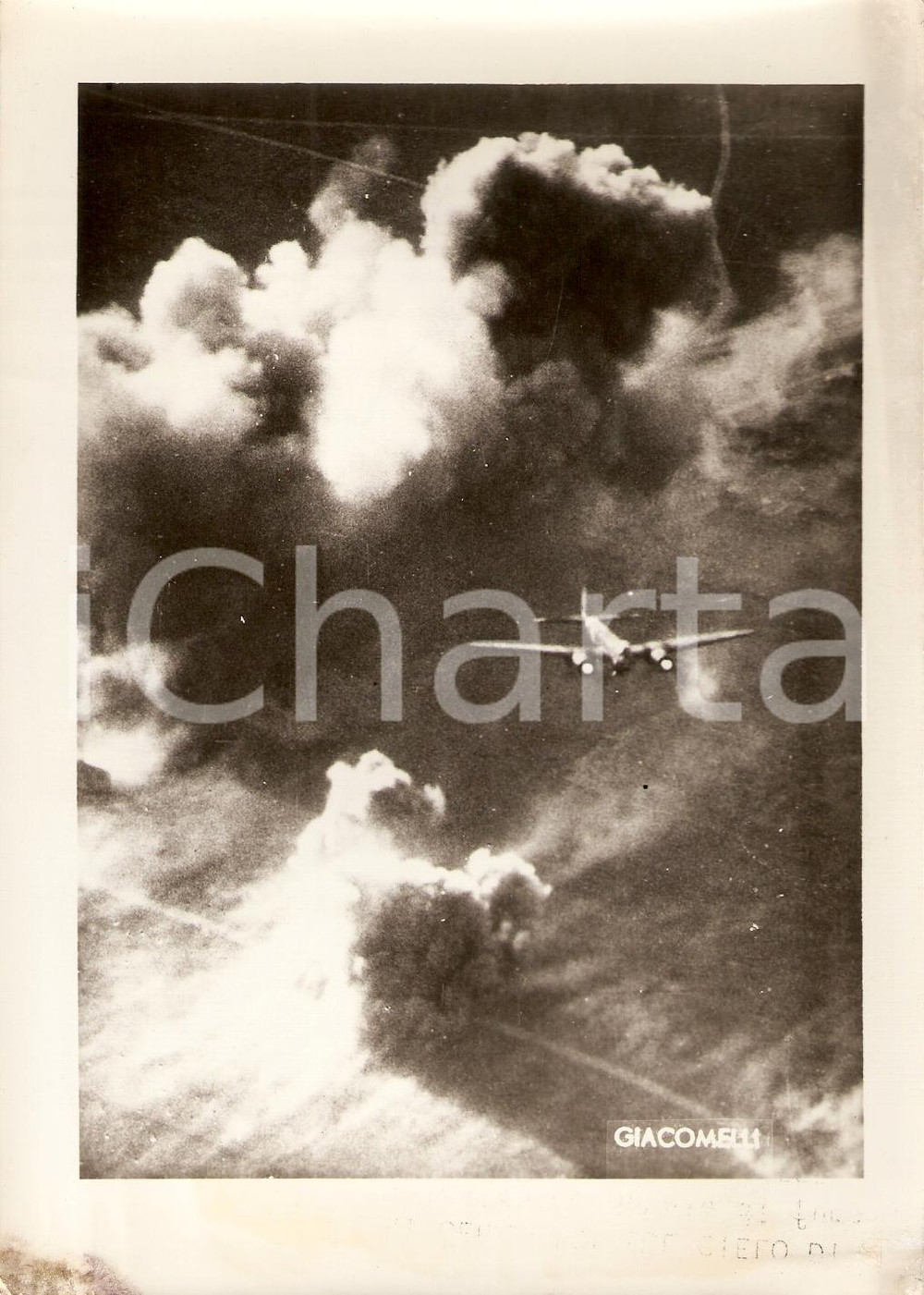 Fotografia d'epoca originale 1941 WW2 MOSCA Bombardieri tedeschi attaccano RUSSIA 1