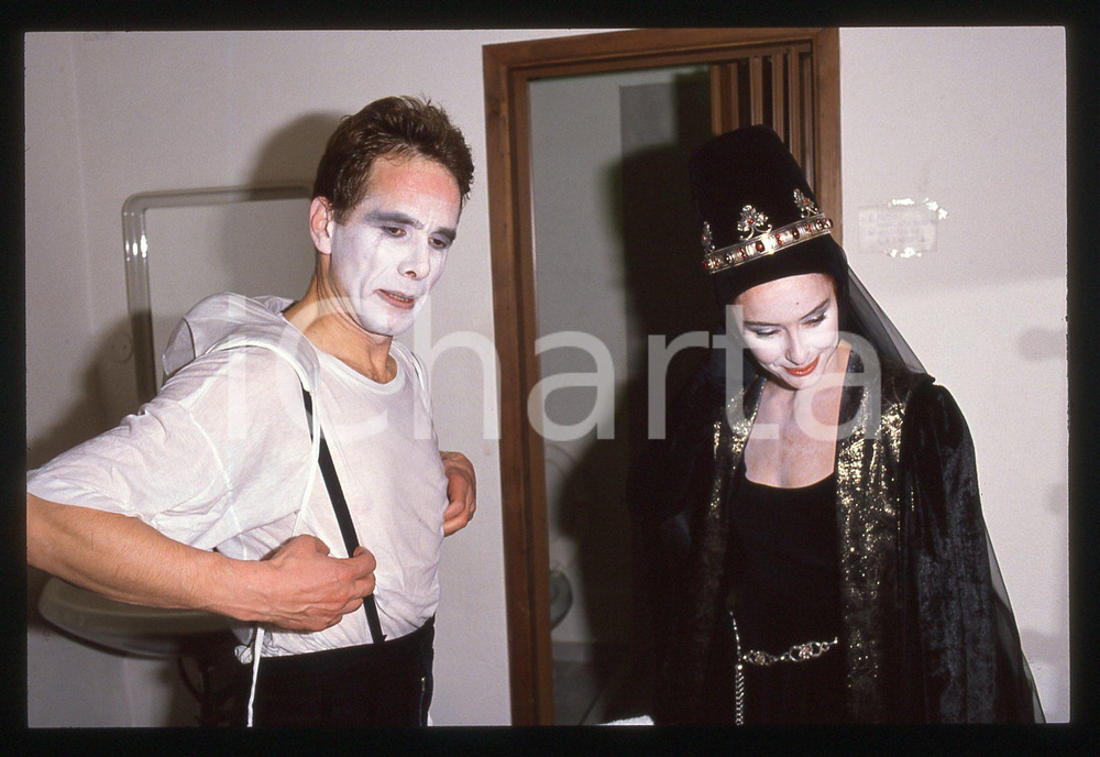 35mm vintage slide* 1988 TEATRO Monica GUERRITORE Gabriele LAVIA al trucco (4)