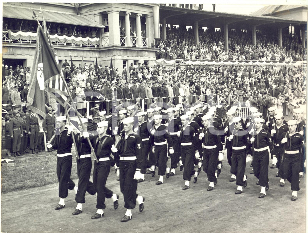 1953 FRANKFURT US NAVY during the farewell parade for gen. Matthew RIDGWAY Photo