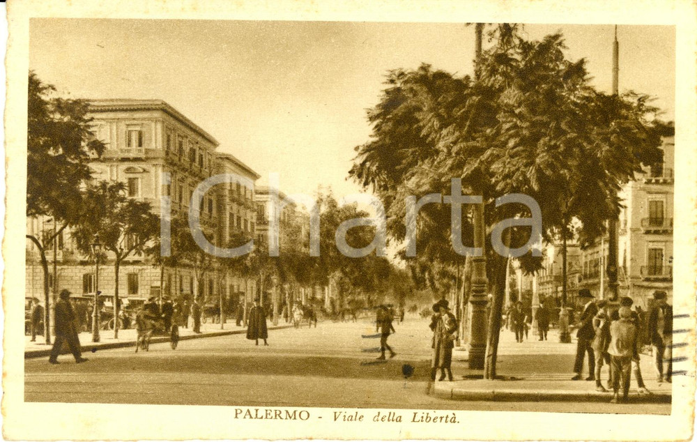 Cartolina originale da collezione 1935 PALERMO Scorcio di Viale della LIBERTA' con passanti *Cartolina FP VG 1