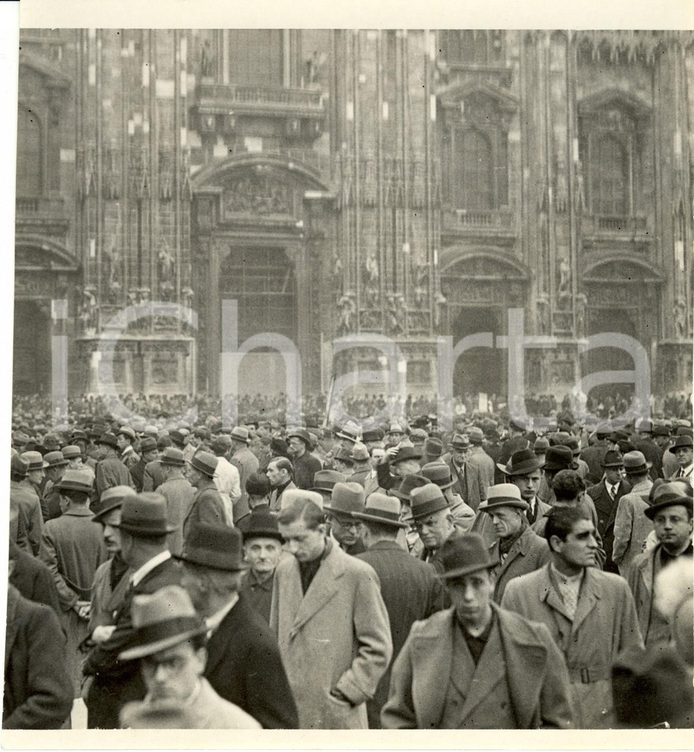 Fotografia d epoca originale 1937 MILANO Piazza del DUOMO Folla celebra 15Â° annuale della MARCIA su ROMA 1