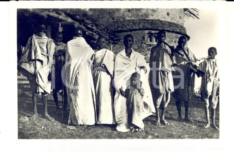 Fotografia d epoca originale 1935 ca A.O.I. ERITREA Ritratto di famiglia con bambino Fotografia 9x6 cm 1