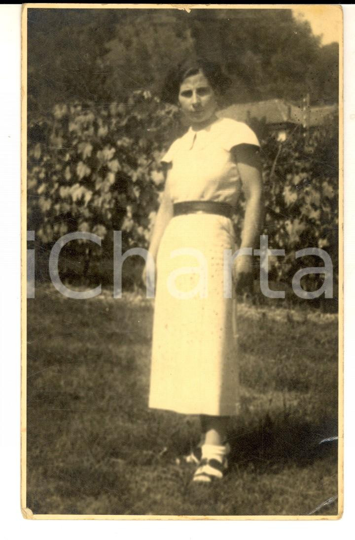 Fotografia d epoca originale 1936 COLICO Ritratto di Maria GENINAZZA in abito bianco Foto cartolina VG 1