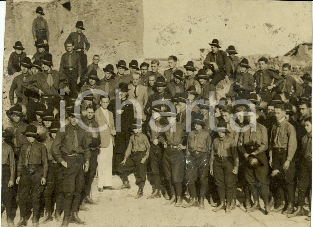 Fotografia d epoca originale 1930 ca POMPEI NA Allievi Accademia Militare UNGHERESE gita agli scavi Foto 1