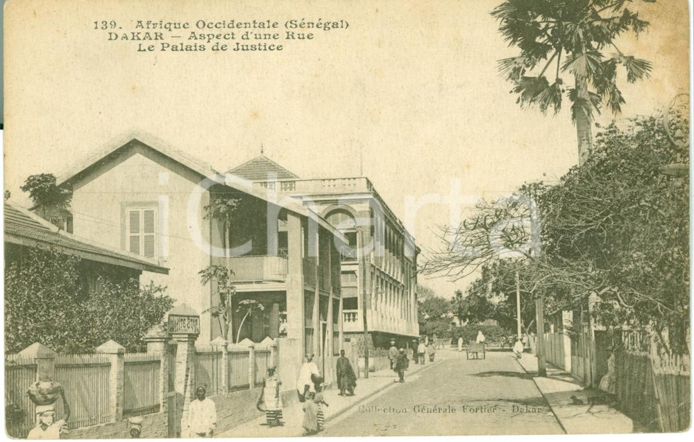 Cartolina originale da collezione 1920 ca DAKAR SENEGAL Strada del palazzo di Giustizia ANIMATA FP NV 1