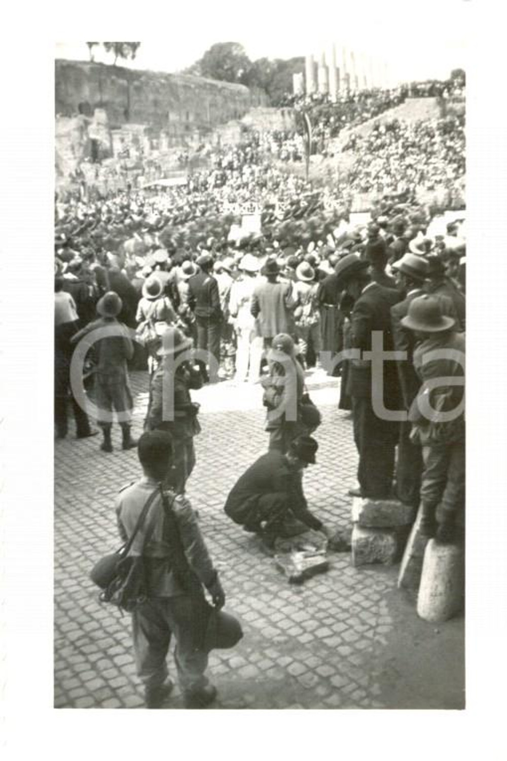 Fotografia d epoca originale 1937 ROMA 1° Anniversario dell Impero  Sfilata ai FORI IMPERIALI Foto 6x9 cm 1