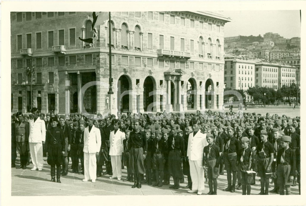 Fotografia d epoca originale 1934 GENOVA Avanguardisti e BALILLA Fasci esteri omaggio ai Caduti Fotografia 1