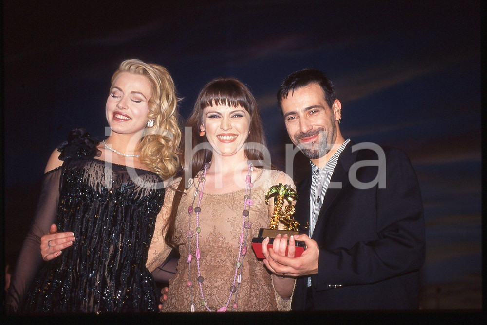 35mm vintage slide* 1997 FESTIVAL SANREMO - Valeria MARINI e i JALISSE (12)