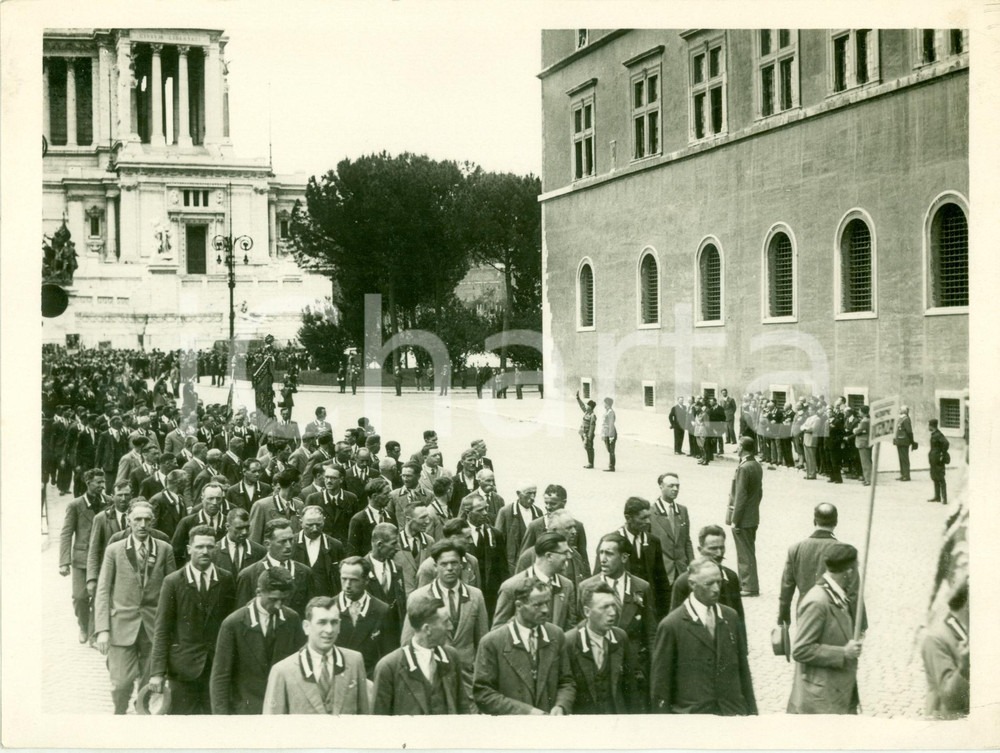 Fotografia d epoca originale 1932 ROMA Benito MUSSOLINI assiste a sfilata Granatieri di SARDEGNA Fotografia 1
