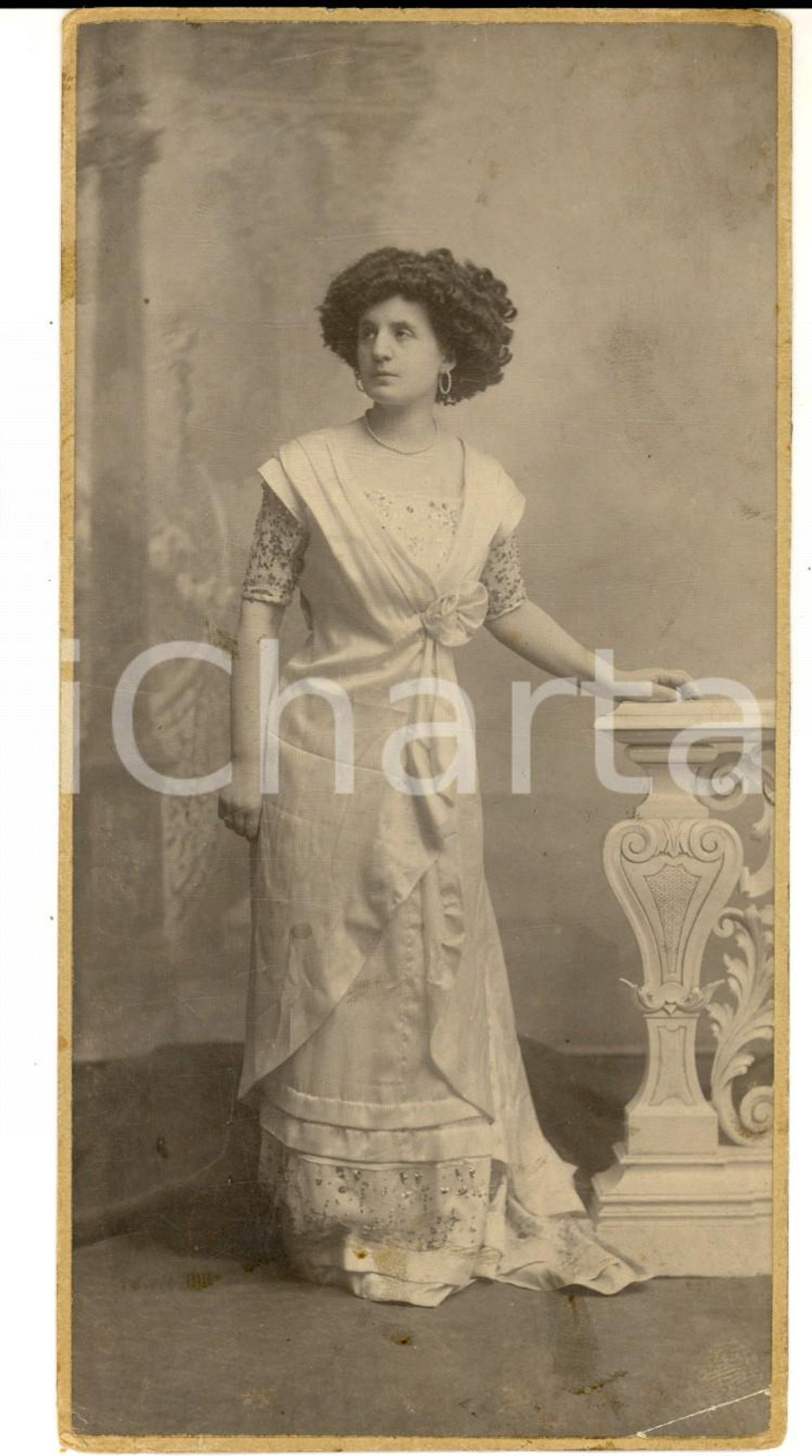 Fotografia d epoca originale 1910 ca MILANO ? Ritratto di nobildonna in abito bianco Foto VINTAGE 9x17 1