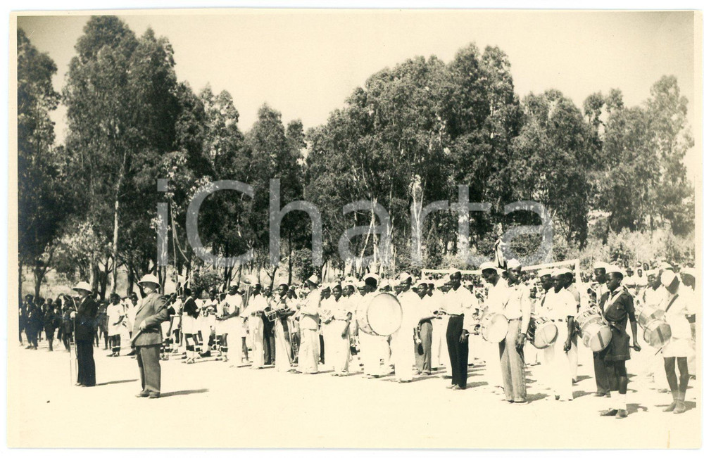 1925 ca CONGO BELGE - ELISABETHVILLE Fanfare coloniale - Photo L. GABRIEL Fotografia originale d'epoca.FOTOGRAFO: L&eacute;opold Gabriel   GOOD/buono  Formato: 14x9 cm originale e autentica 1