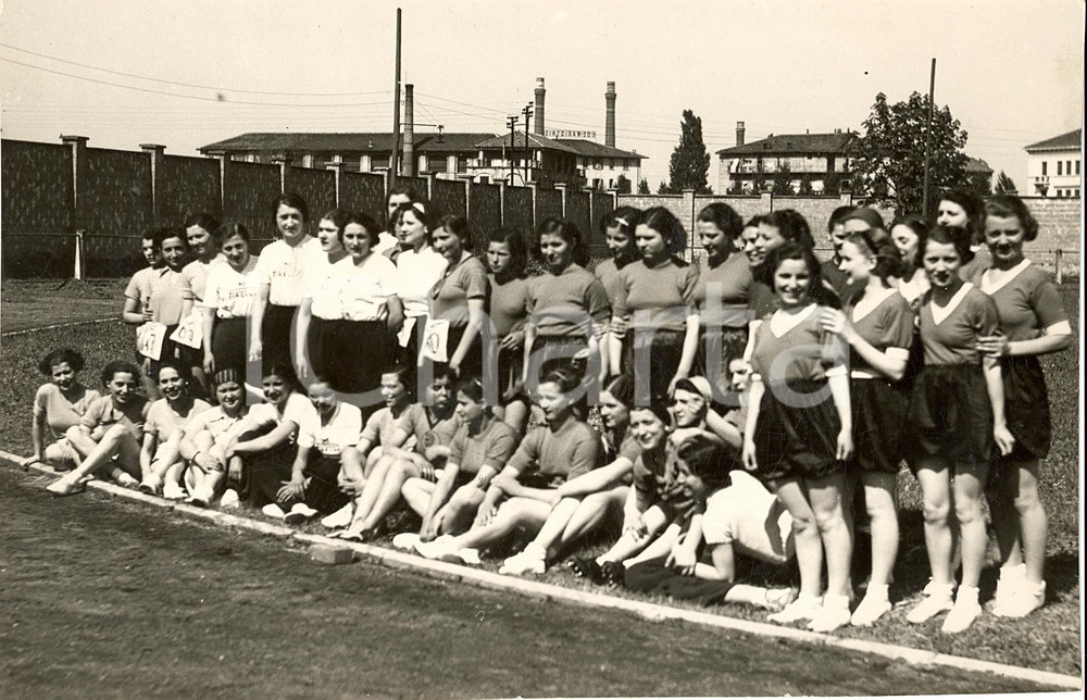 Fotografia d'epoca originale 1936 MILANO Atletica *Dopolavoriste al FORZA E CORAGGIO 1