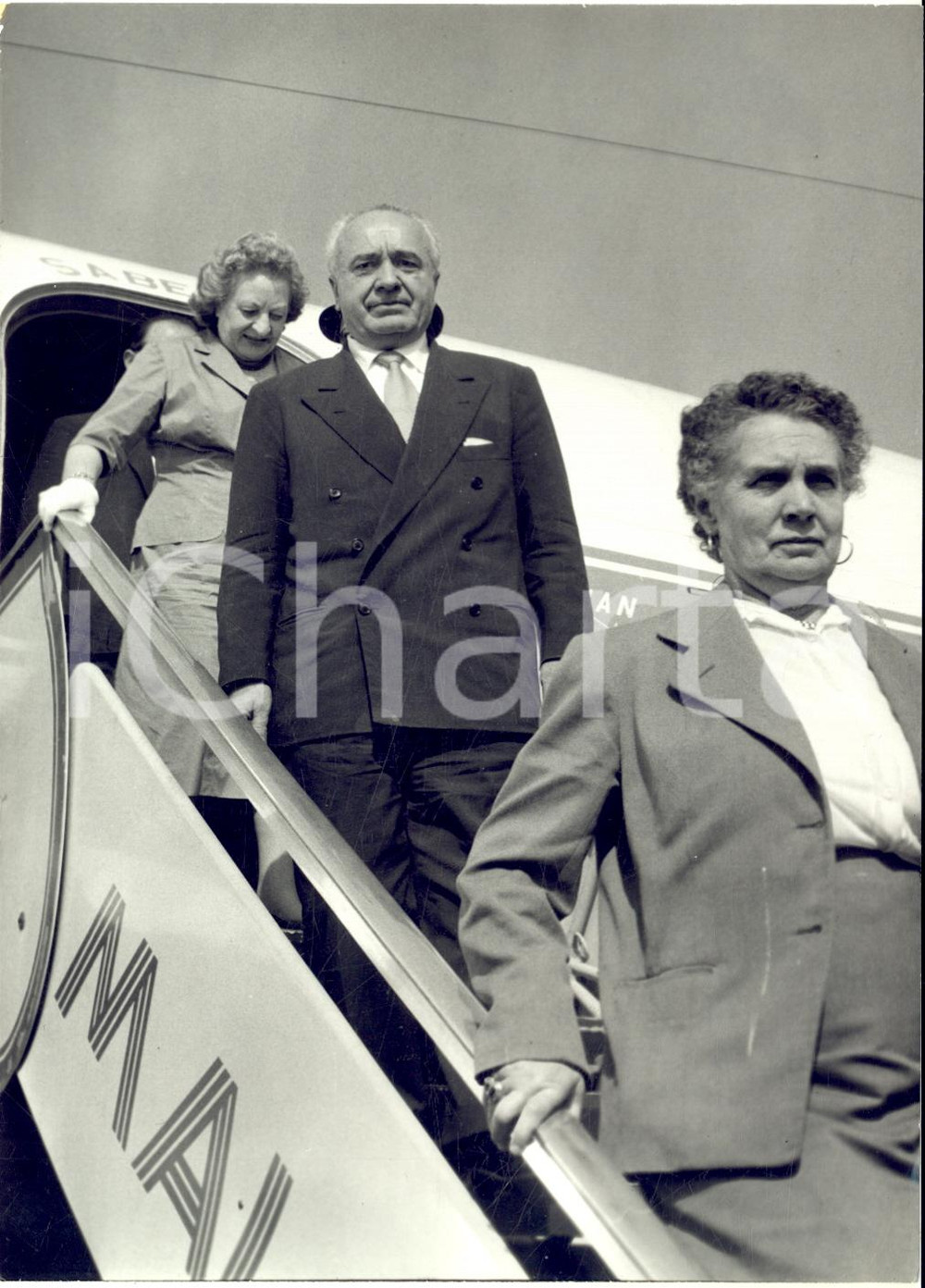 1956 MILANO MALPENSA Ezio VIGORELLI al ritorno da Charleroi dopo la tragedia