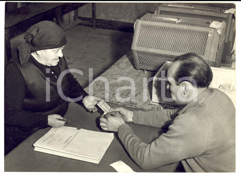 1953 SEDRINA ELEZIONI POLITICHE - Una valligiana alle urne *Foto 18x13 cm