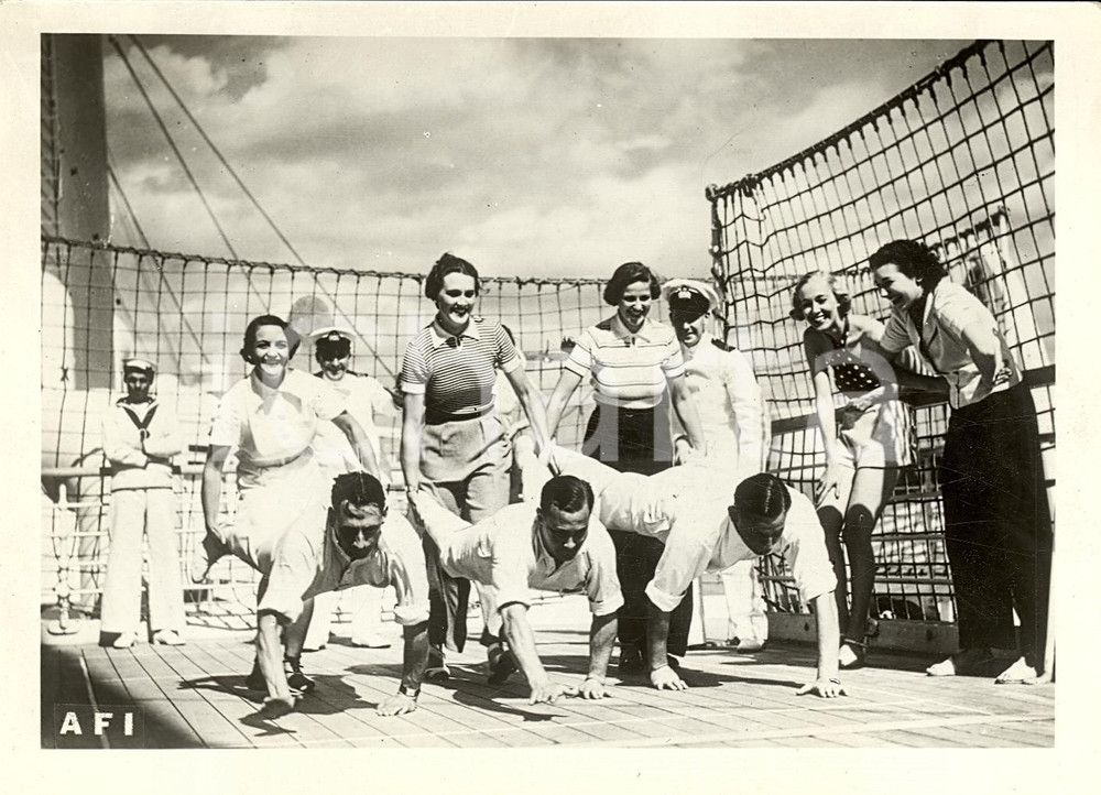 Fotografia d'epoca originale 1941 BOSTON Americani in crociera invece di fare guerra 1