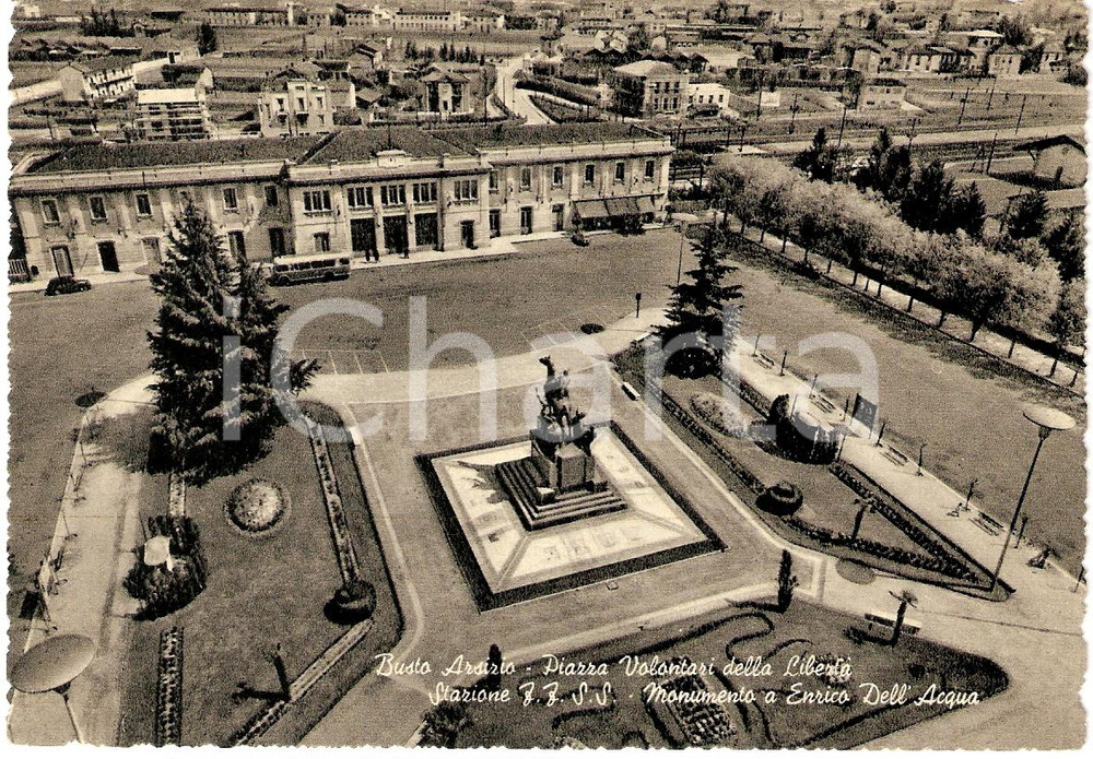 Cartolina originale da collezione 1950 ca. BUSTO ARSIZIO VA STAZIONE FF. SS. Monumento Enrico Dell Acqua FG NV 1