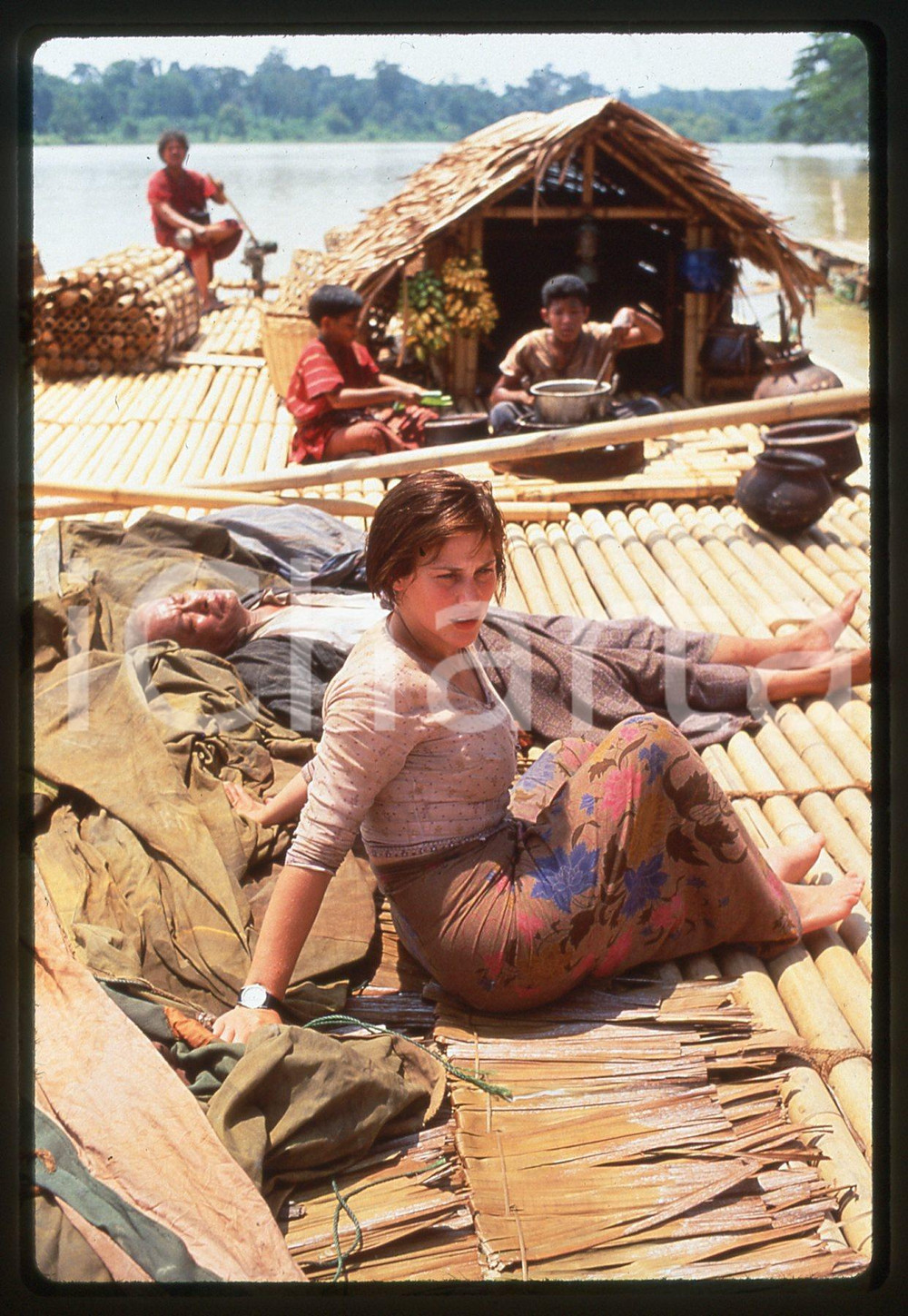 35mm vintage slide*1995 BEYOND RANGOON Patricia ARQUETTE in una scena del film 1