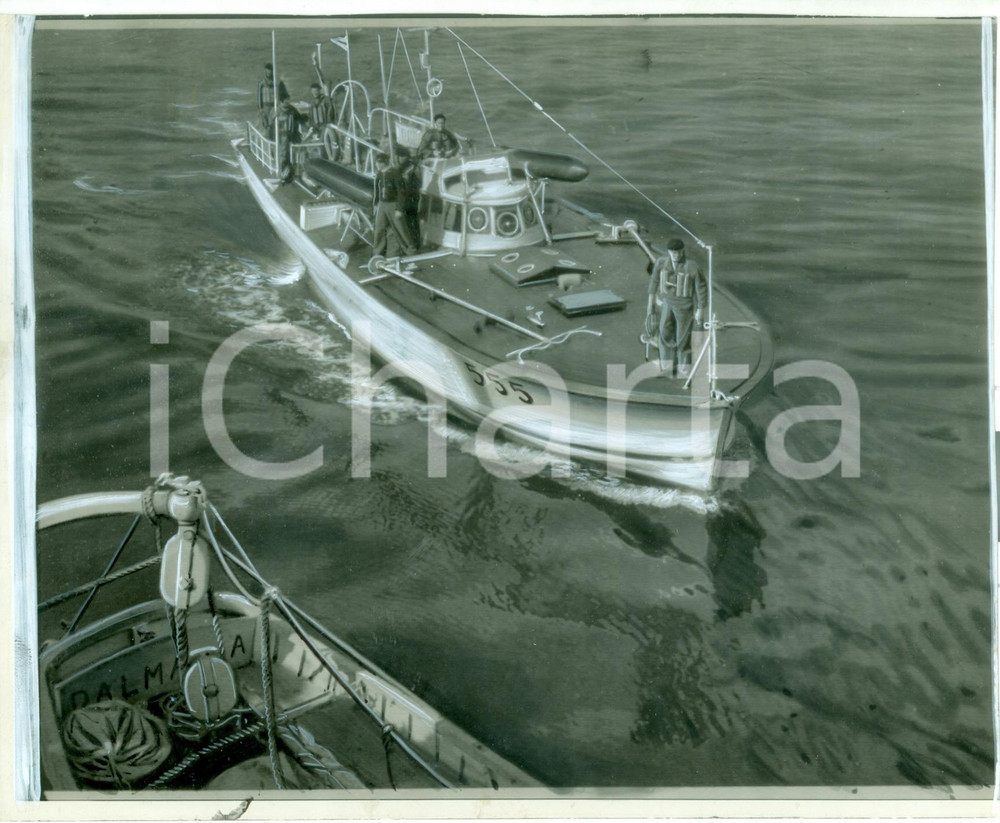 Fotografia d epoca originale 1942 GUERRA NAVALE WW2 Ritorno di un MAS italiano alla base Telefoto 1