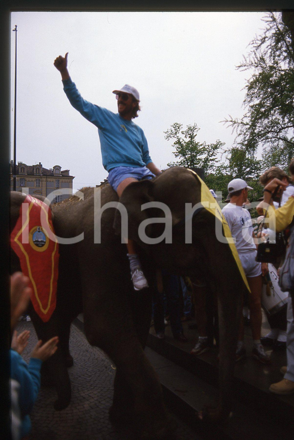 35mm vintage slide* 1988 TORINO - HANNIBAL WALK Ian BOTHAM su un elefante