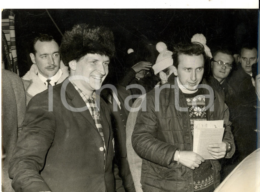 Fotografia d epoca originale 1966 35Â° RALLY DI MONTECARLO Timo MAKINEN e Paul EASTER squalificati Foto 24x18 1