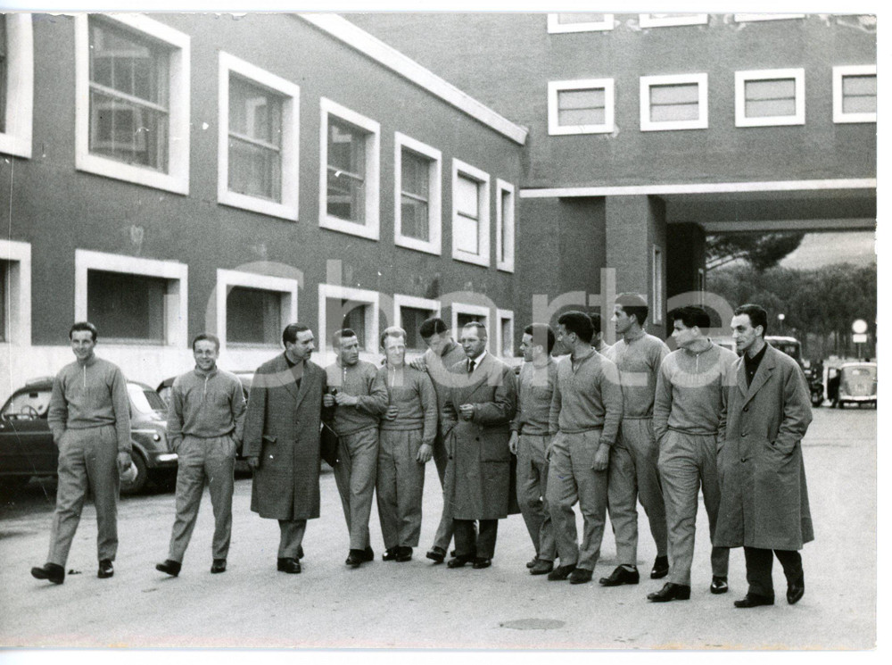 1957 ROMA - UVI Gino BARTALI allenatore della squadra SAN PELLEGRINO SPORT *Foto