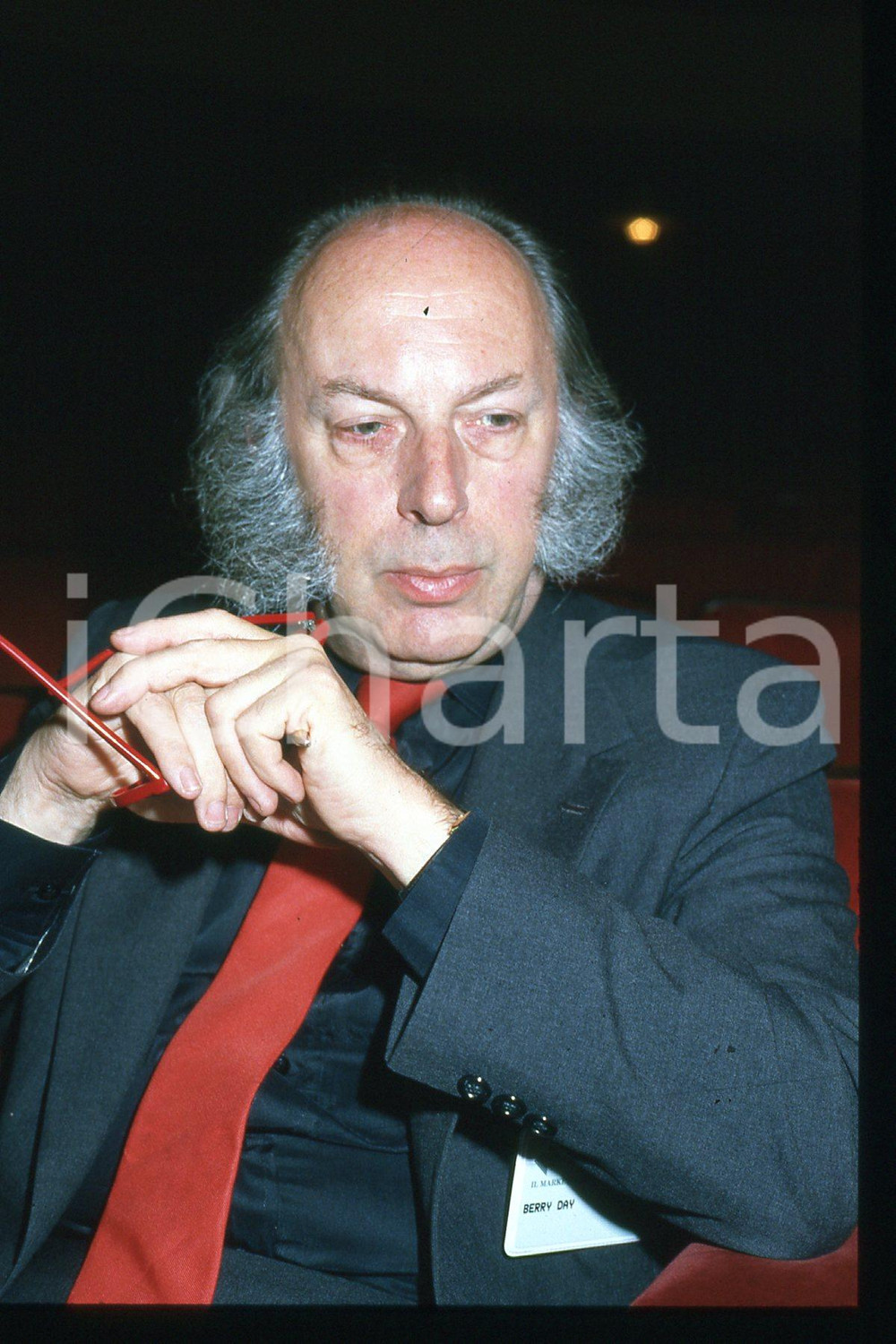 35mm vintage slide* 1990 ca COSTUME Barry DAY Ritratto dello scrittore (3)