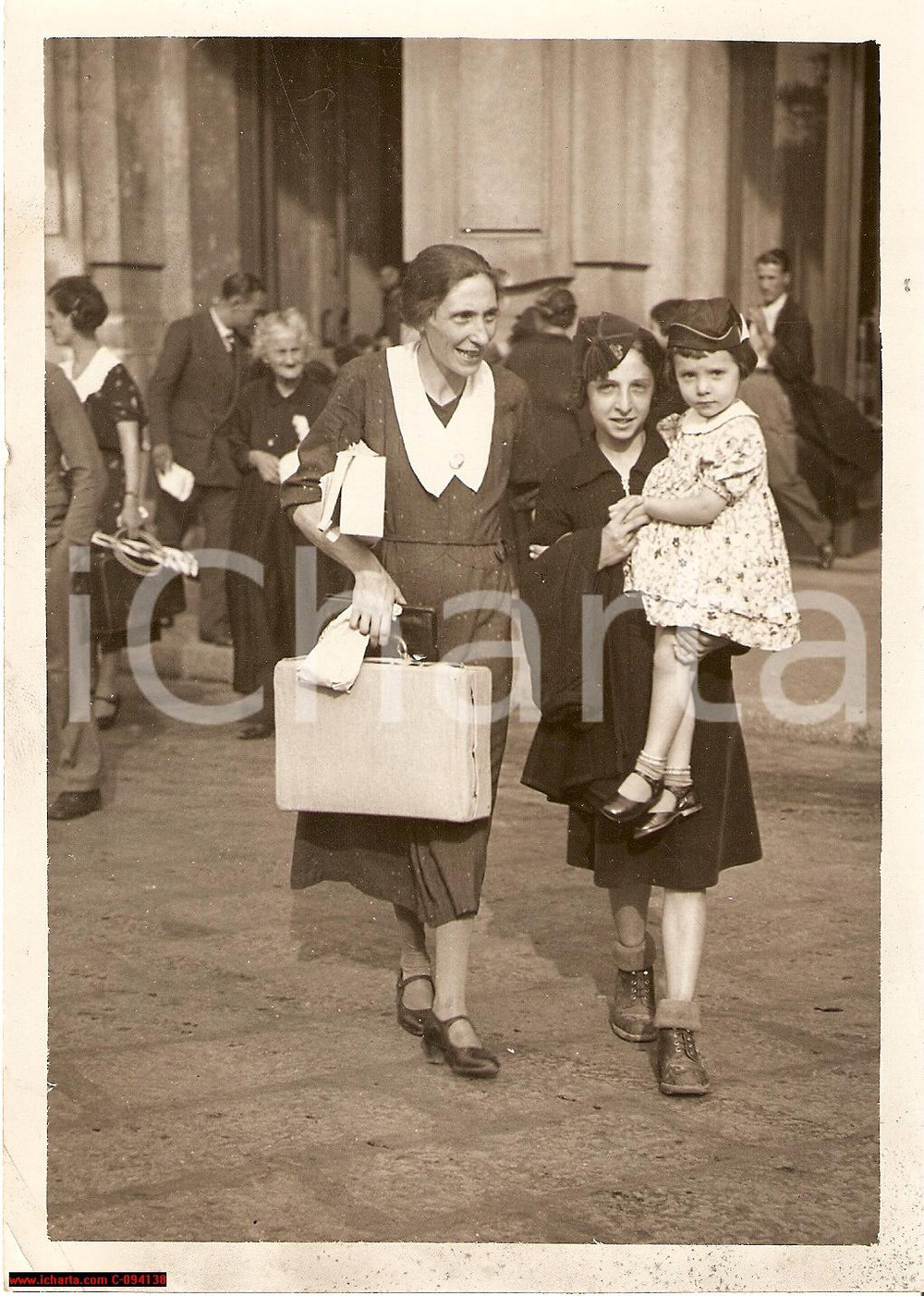 Fotografia d epoca originale 1936 Milano  Ritorno dalle colonie elioterapiche Foto 1