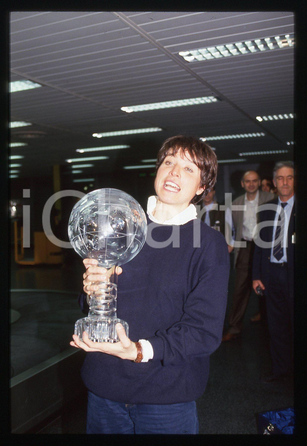 35mm vintage slide* 1996 ITALIA Manuela DI CENTA con Coppa Mondo SCI DI FONDO 4