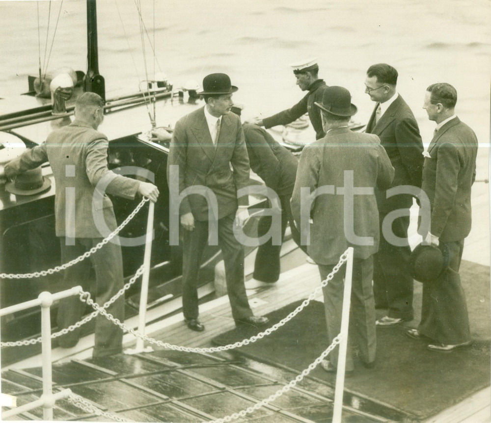 Fotografia d epoca originale 1936 LONDON ? Re Edward VIII sbarca da una barca a vela Fotografia 1