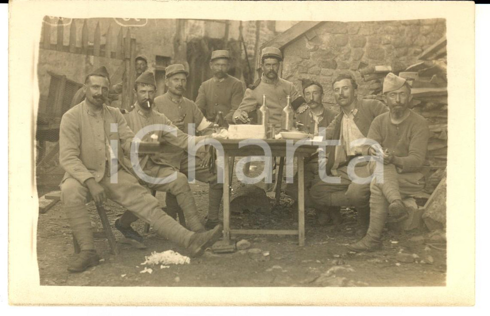 Fotografia d epoca originale 1915 ca WW1 FRANCE Soldats 260e rÃ©giment infanterie Ã  table Photographie 1