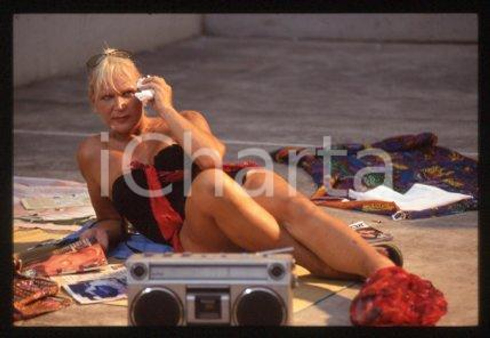Giò STAJANO - ITALY PORTAGLI I MIEI SALUTI Actress 1993 * 35 mm vintage slide 5