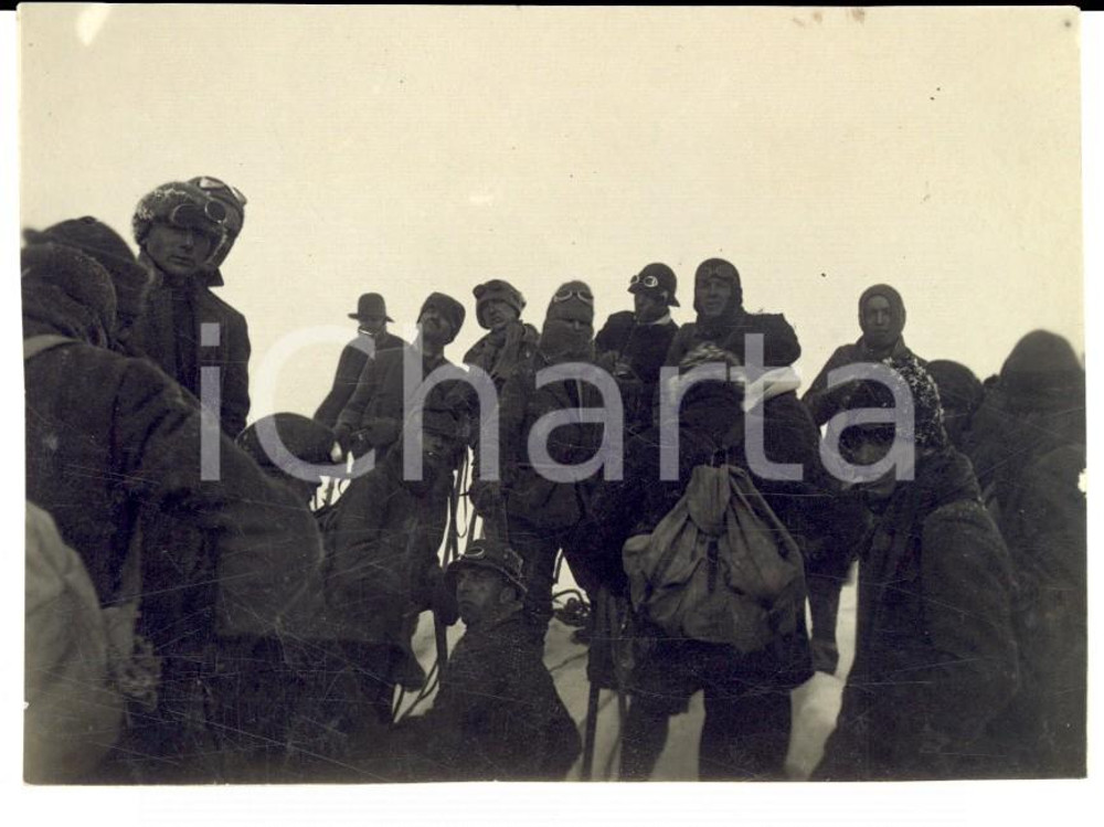 Fotografia d epoca originale 1921 GHIACCIAIO DELLA CIARAMELLA TO Escursionisti durante una pausa Foto 11x8 1