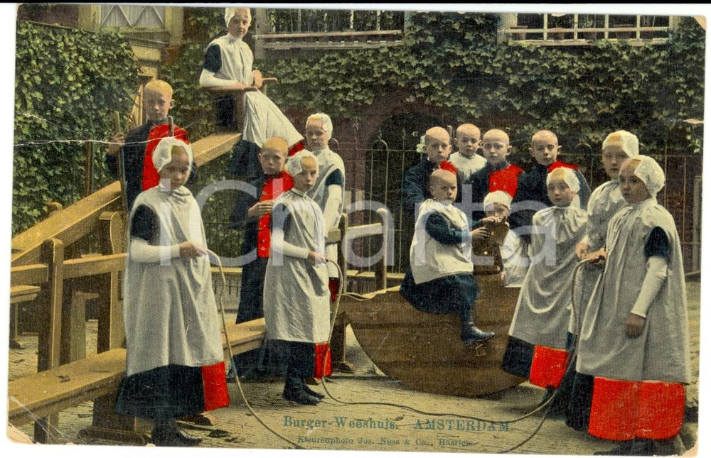 Cartolina originale da collezione 1907 AMSTERDAM (NL) Bambini dell'orfanotrofio in costume *danneggiata FP VG 1