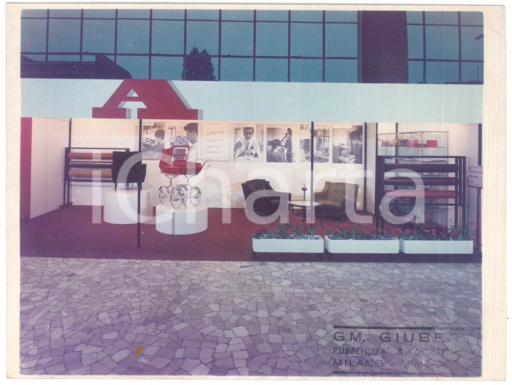 Fotografia d epoca originale 1972 FIERA DI MILANO Stand FLEXA Foto 24x18 cm 1