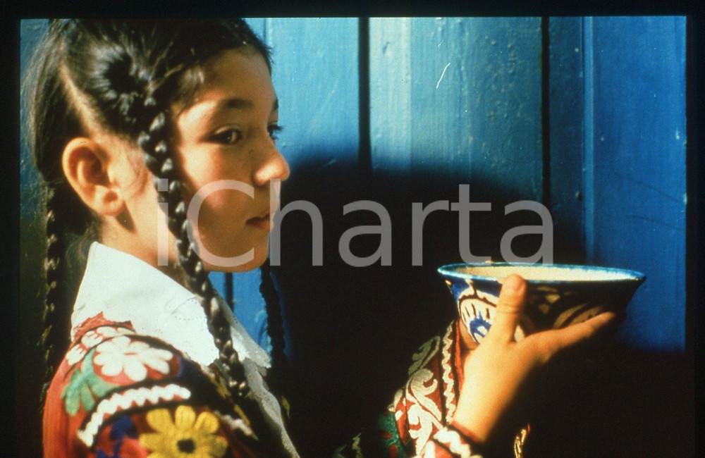 35mm vintage slide*1998 SOKOUT - Nadereh ABDELAHYEVA in una scena del film 1