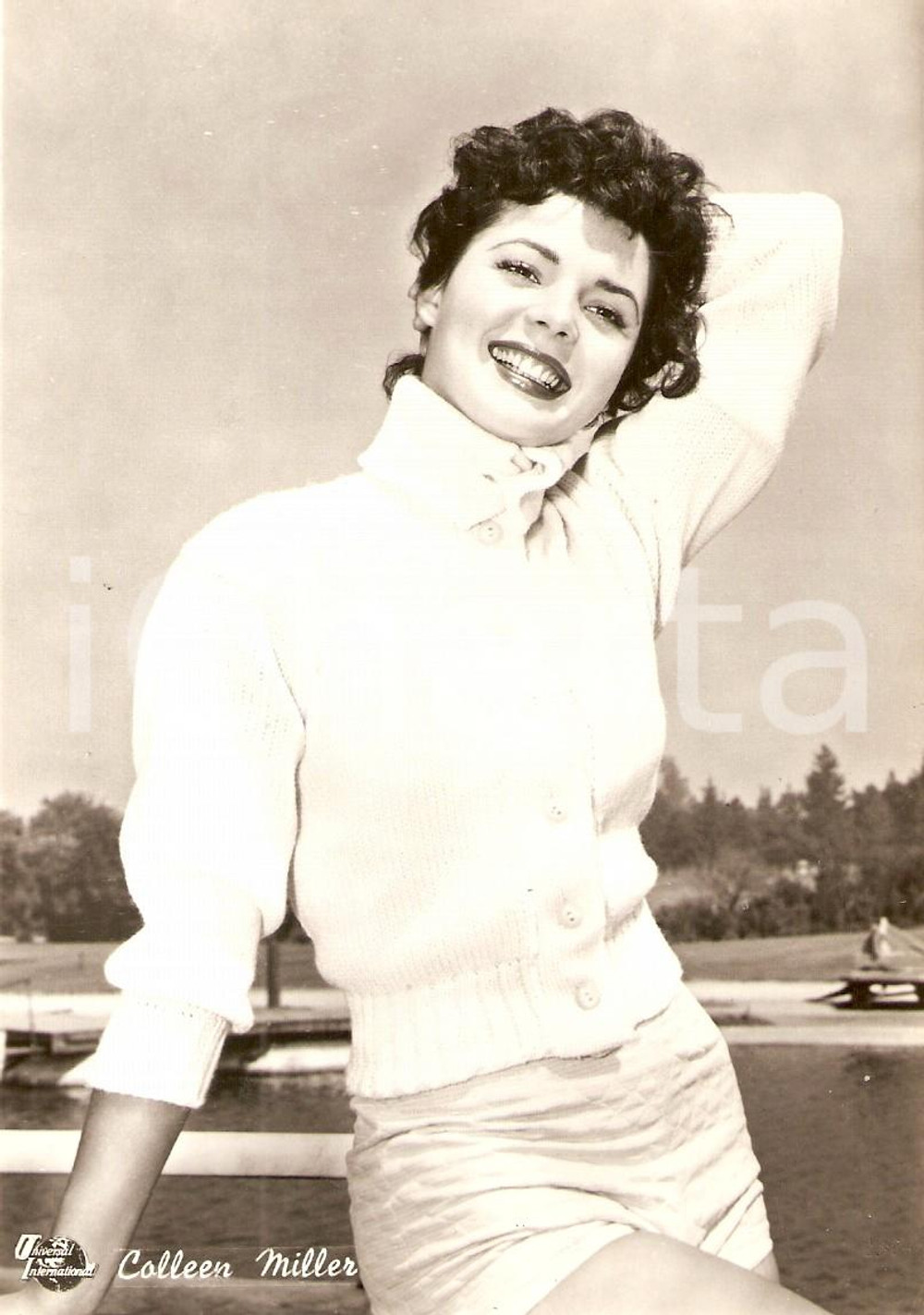 Cartolina originale da collezione 1955 ca CINEMA Colleen MILLER Portrait with polo neck sweater *Cartolina (2) 1