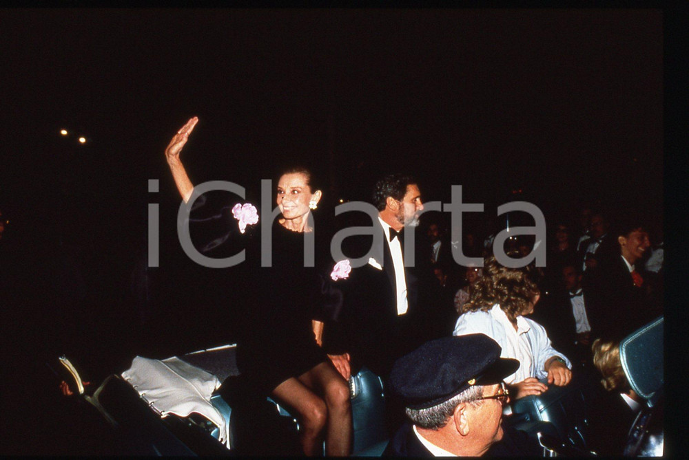 35mm vintage slide* 1985ca CINEMA Audrey HEPBURN Robert WOLDERS in auto (1)