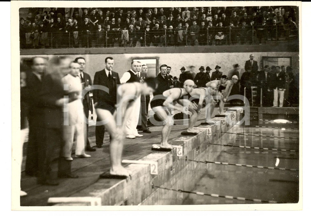 Fotografia d epoca originale 1930 ca MILANO Littoriali di NUOTO  Finale dei 50 metri stile libero Foto 1