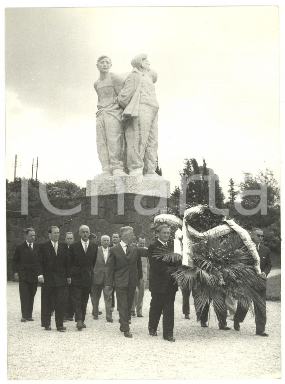 1957 ROMA Fosse Ardeatine - Delegazione parlamentare polacca in visita *Foto