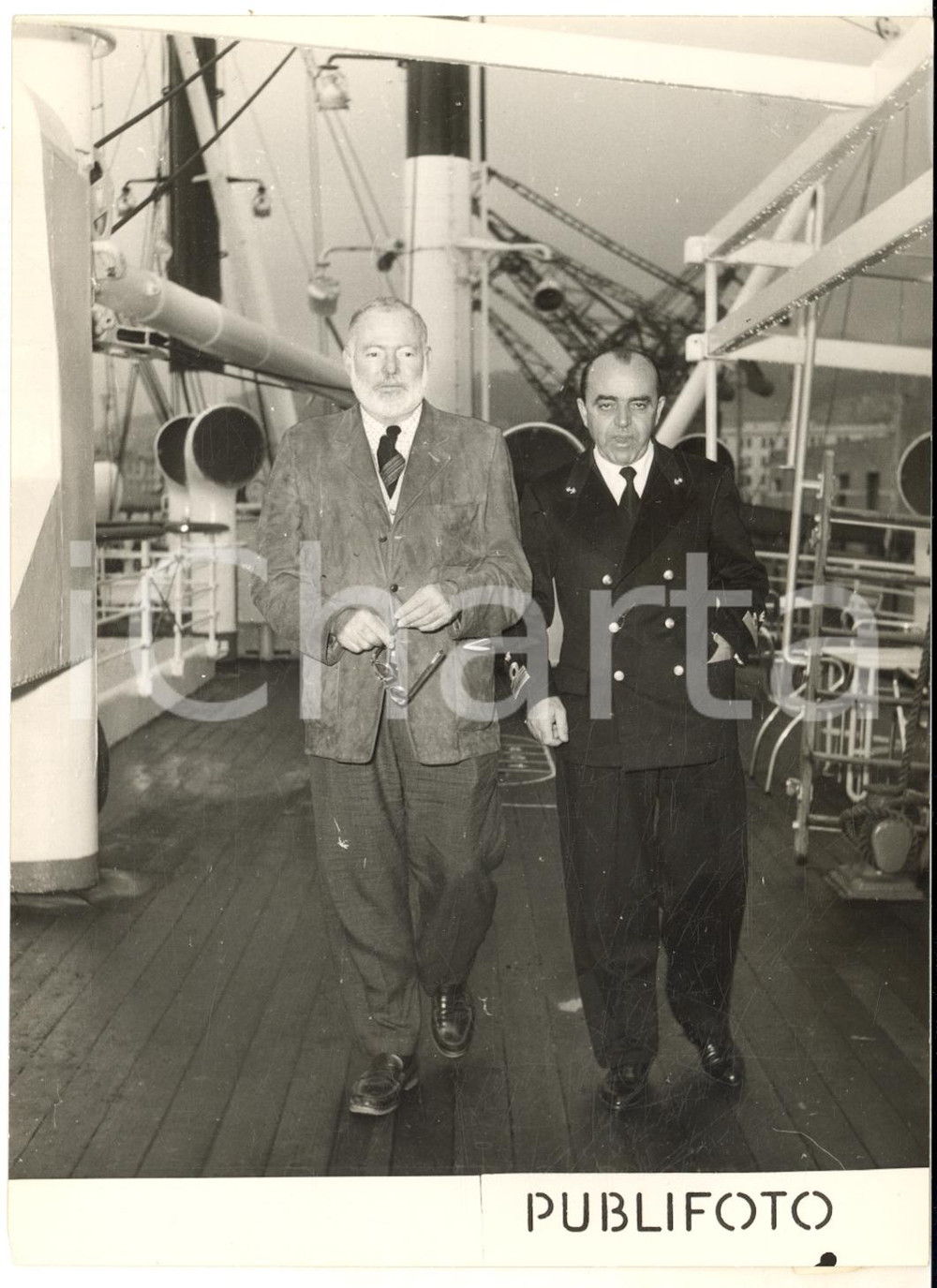 1954 GENOVA Ernest HEMINGWAY a bordo del piroscafo MOROSINI - Foto 13x18 cm