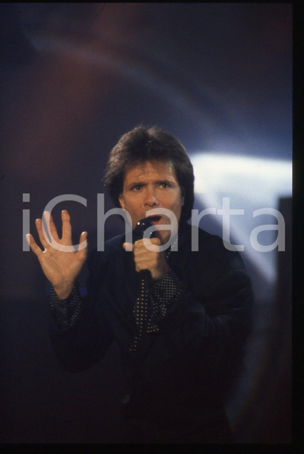 35mm vintage slide* 1989 SANREMO Cliff RICHARD sul palco del PALABARILLA (66)